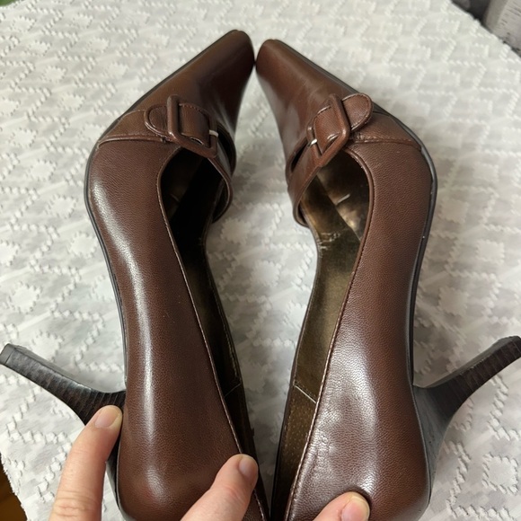 Style & Co. Brown Leather Buckled Women’s Heels Size 10 M - Picture 5 of 10